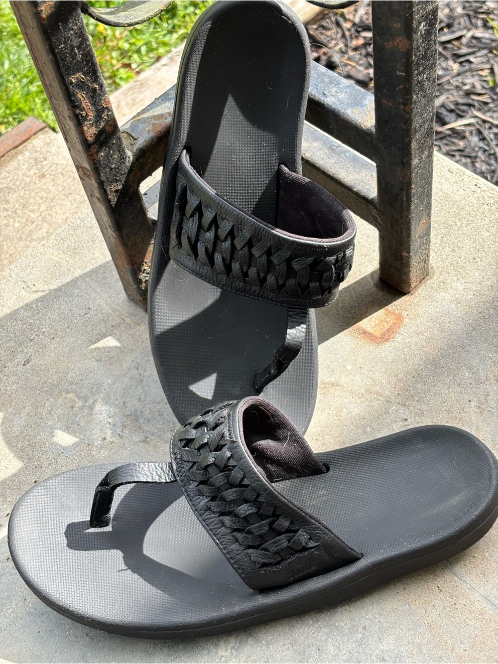 Black Woven Strap Flip Sandals